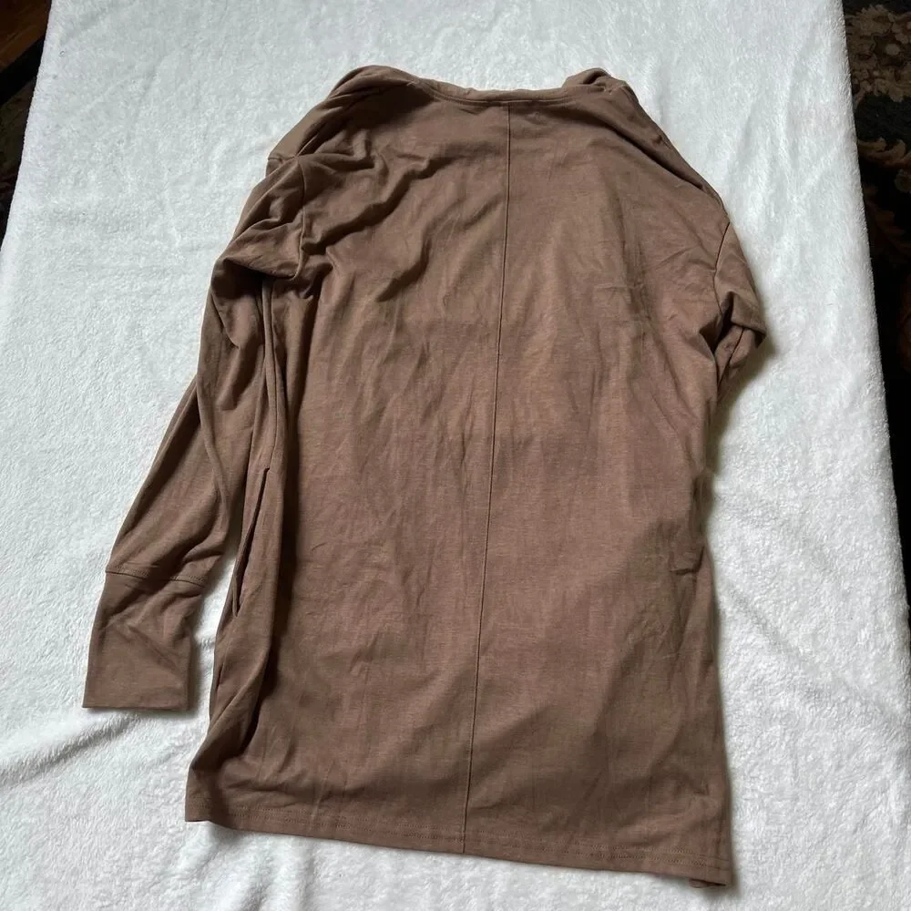 Brown long sleeve cardigan with a relaxed pockets fit women's small nwt
